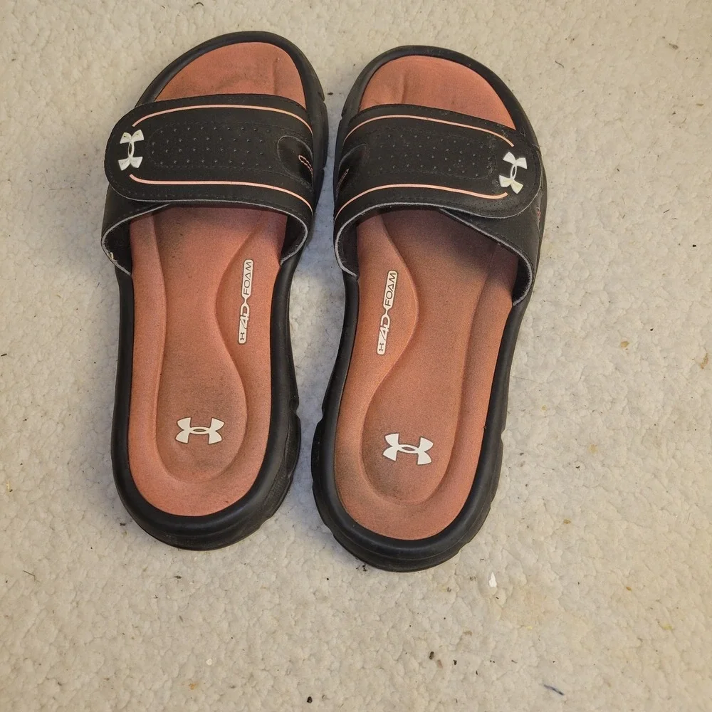 Under Armour Sandals‎ -Youth Girls Sz 5 - Ignite Slide Black & Pink Flats